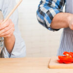 Sesamcracker belegd met paprikasalade proteinedieet proday